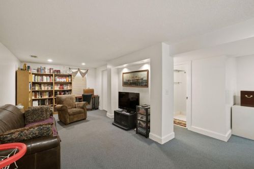 895 Juno Ave, Saint Paul MN  55102-3713 exterior