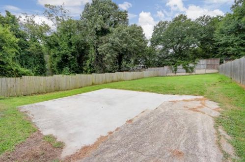 1085 Metropolitan Pkwy, Atlanta GA  30310-3437 exterior