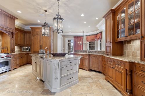 6403 Garfield Ave, Willowbrook IL  60527-5237 exterior