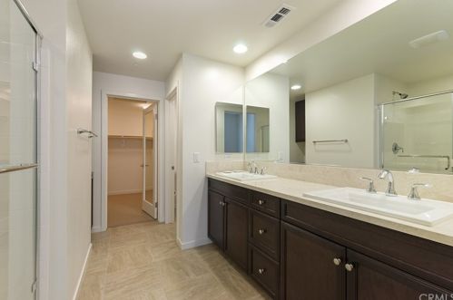 53 Waldorf, Irvine CA  92612-1066 exterior