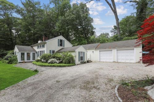 74 Witch Ln, Norwalk, CT 06853-1122
