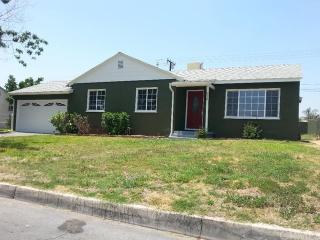 550 Yucca Ave, Rialto, CA 92376-4854