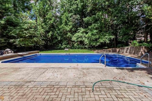 810 Mabry Rd, Atlanta GA  30328-2662 exterior