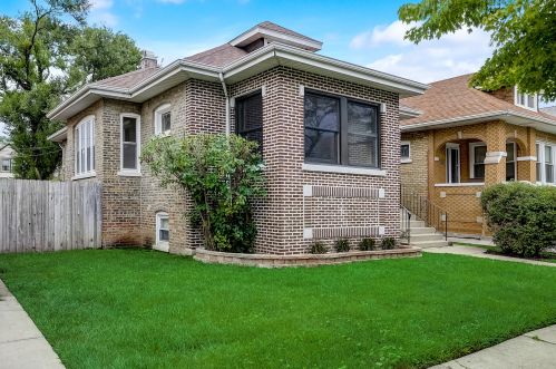 4928 Grace St, Chicago, IL 60641-3505