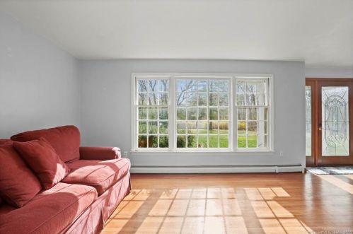 2 Thistle Rd, Norwalk, CT 06851-1915