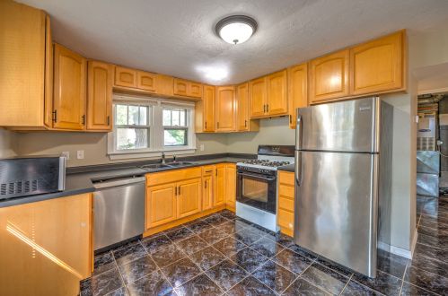 25420 Golfview Ave, Antioch, IL 60002-8532