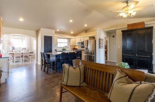 841 Rosa Linda Dr, Pueblo, CO 81007-2026