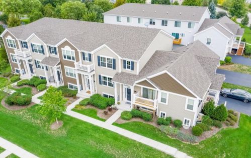 1252 Alta Vista Dr, Pingree Grove, IL 60140-2057