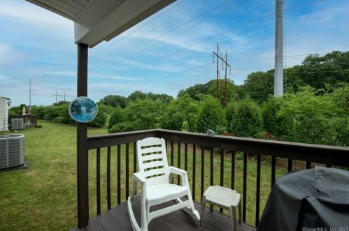 662 Ledgeview Ct, Southington CT  06489-3435 exterior