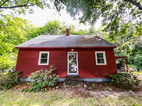 409 Girard Ave, Allenstown, NH 03275-3218
