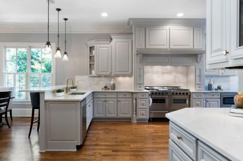 555 Glenmanor Ct, Atlanta GA  30328-4270 exterior