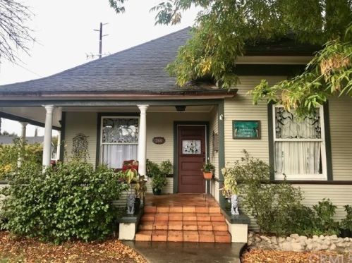 260 Myrtle St, Redlands, CA 92373-5204