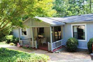 362 Lakeside Hills Rd, Martin, GA 30557-4400