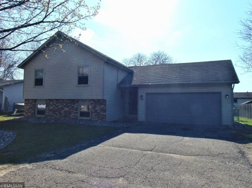 1214 Tyler St, Prior Lake, MN 55379-2120