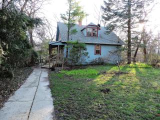 221 Mohawk Trl, Barrington Hills, IL 60102