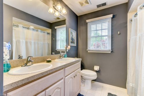 8 Matthew Ct, Dover NJ  07869-1058 exterior