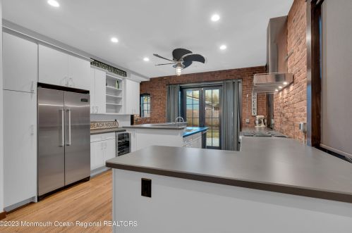 1034 2nd Ave, Tinton Falls NJ  07712-5834 exterior