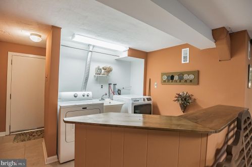 221 Elm Ave, Tavistock NJ 08033-2538 exterior