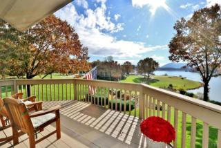 220 Monoacan Trl, Huddleston, VA 24104-3094