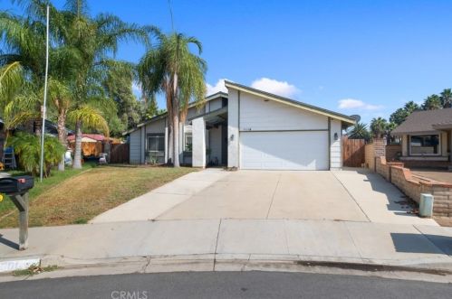 8000 Rockford Cir, Riverside, CA 92509-7053