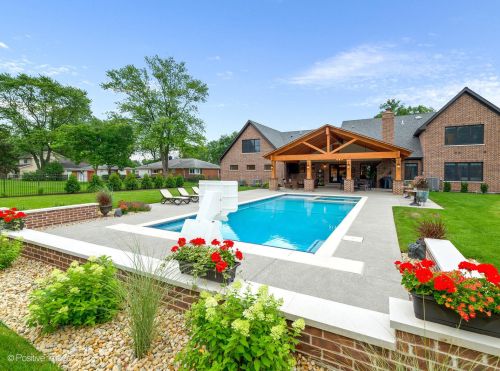 740 67th Pl, Willowbrook IL  60527-5307 exterior