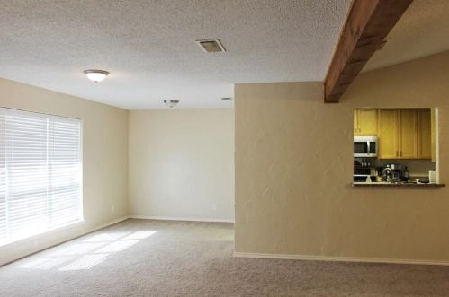 1402 Meadow Ln, Midlothian TX  76065-2010 exterior