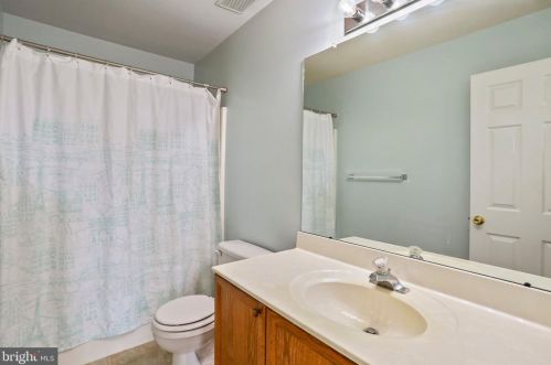 510 Crosswinds Dr, Charles Town WV  25414-3942 exterior