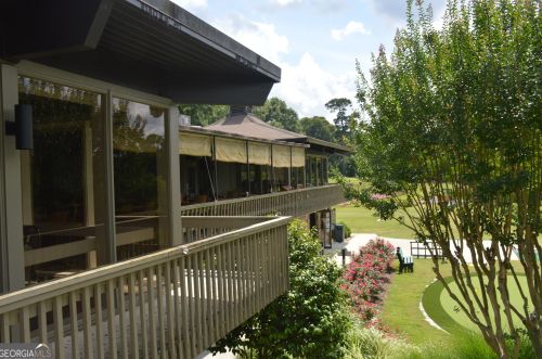 83 Montre Sq, Atlanta GA  30327-4046 exterior