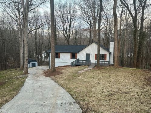 387 Pine Trl, Holly Springs, GA 30115-8371