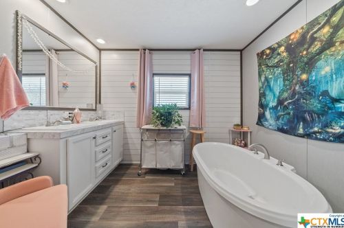 9780 Rebecca Crk Rd, Spring Branch TX 78070-4847 exterior