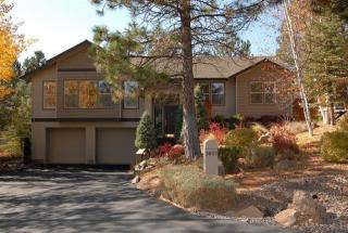 3051 Melville Dr, Bend, OR 97701-8683