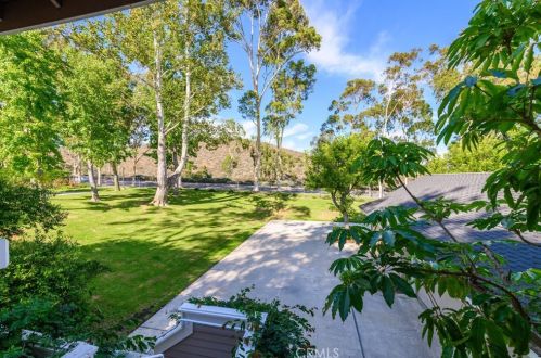 6 Highland Vw, Irvine CA 92603-3704 exterior