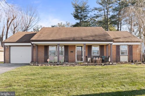 31 Goodwin Ln, Willingboro, NJ 08046-3221