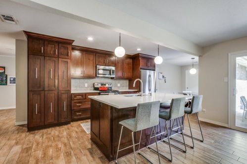 3213 Collins Blvd, Garland TX 75044-3617 exterior