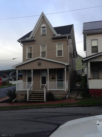 1026 22nd Ave, Altoona, PA 16601-4151