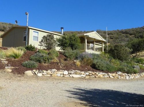 11874 Sequoia Springs Rd, Caliente, CA 93518-2879
