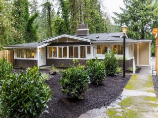 2909 Upper Dr, Portland, OR 97201-1767