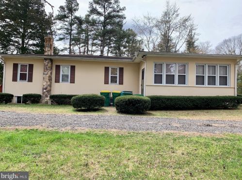 360 Millstream Rd, Upper Freehold Township, NJ 08514-2407