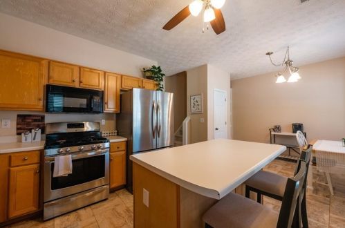 4028 Spring Cove Dr, Duluth GA  30097-2832 exterior