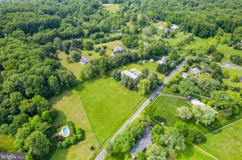 12819 Wycklow Dr, Clifton, VA 20124-1618
