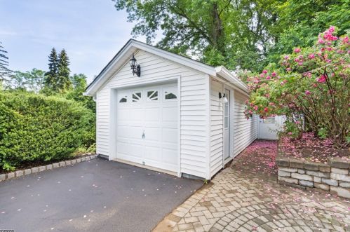 10 4th Ave, Dover NJ  07803-3239 exterior