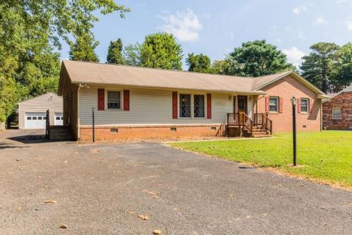 149 Bruce Rd, Tappahannock, VA 22560-5232