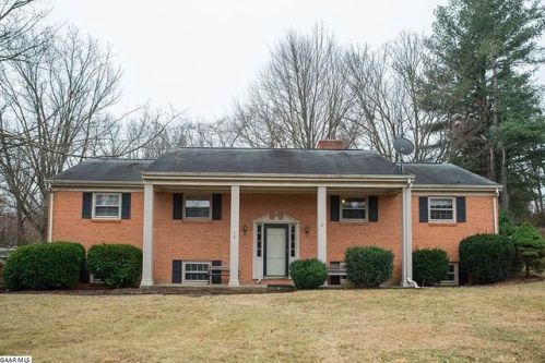 1008 Ridgemont Dr, Staunton, VA 24401-3512