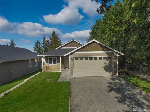 247 171st St, Elk Plain, WA 98387-7865