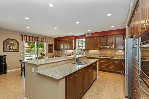 16107 Sierra Heights Dr, Riverside CA  92503-8413 exterior