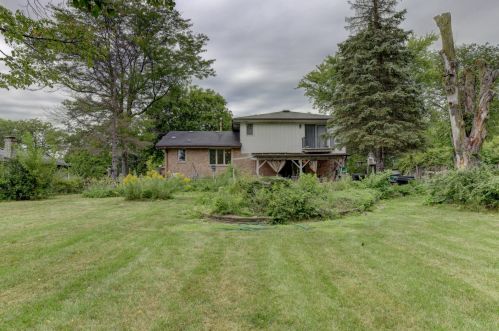 2939 Hickory Ln, Crete, IL 60417-3705