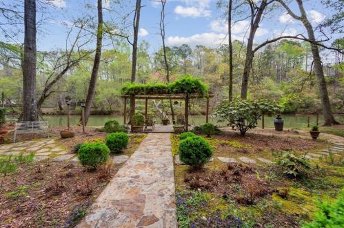 1840 Brandon Hall Dr, Atlanta GA  30350-3709 exterior