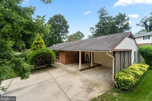 7303 Foxe Pl, Springfield, VA 22151-3001