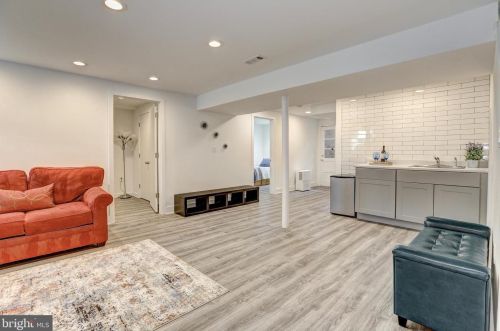 15009 Snowden Dr, Silver Spring MD 20905-5663 exterior