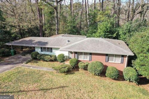4132 Haverhill Dr, Atlanta GA  30342-3818 exterior